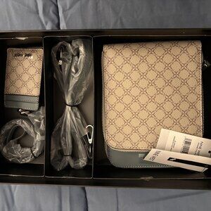 Nine West Poinsettia Mini Box Set